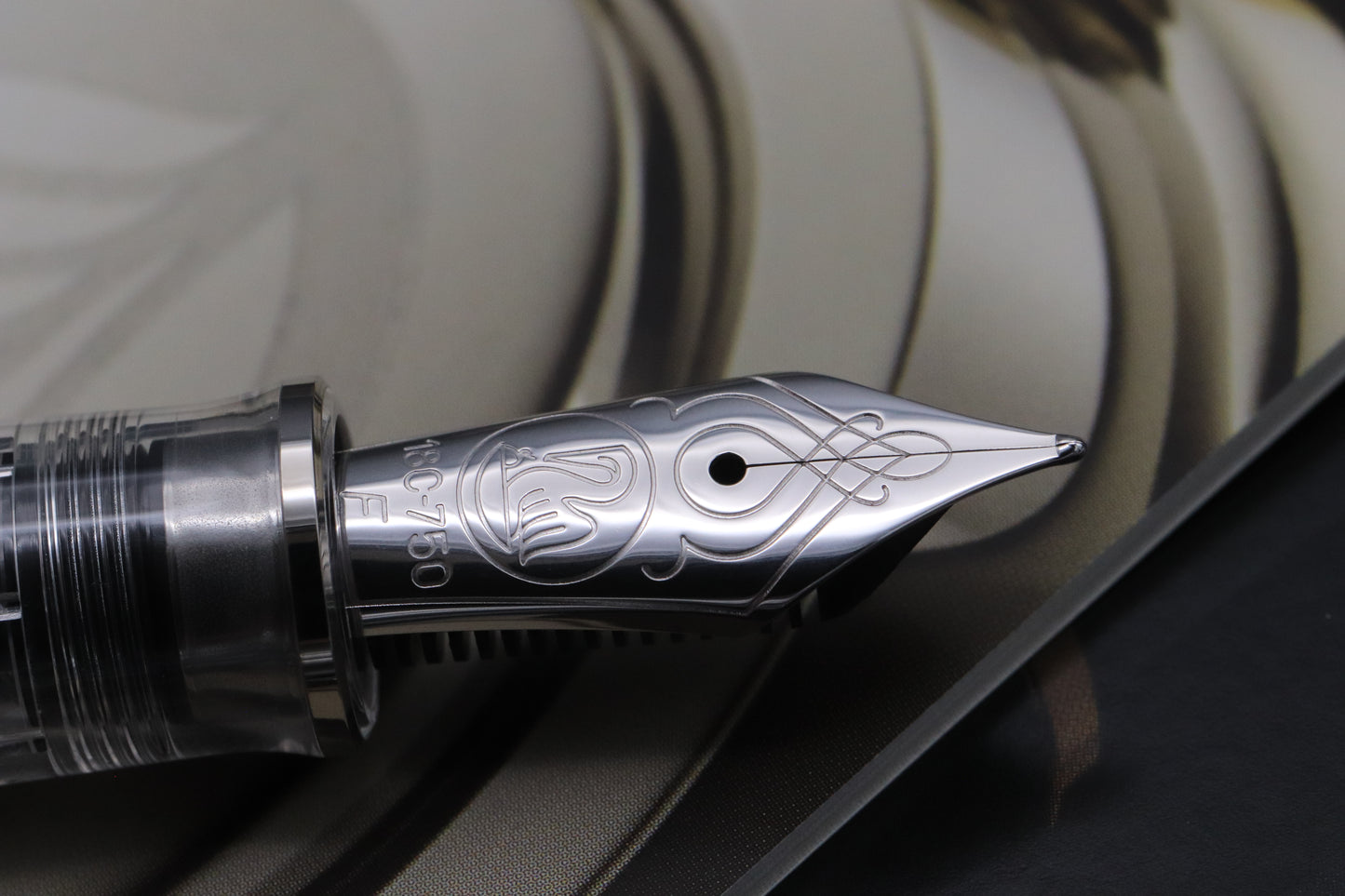 Pelikan M805 Demonstrator Engraved Special Edition Fountain Pen