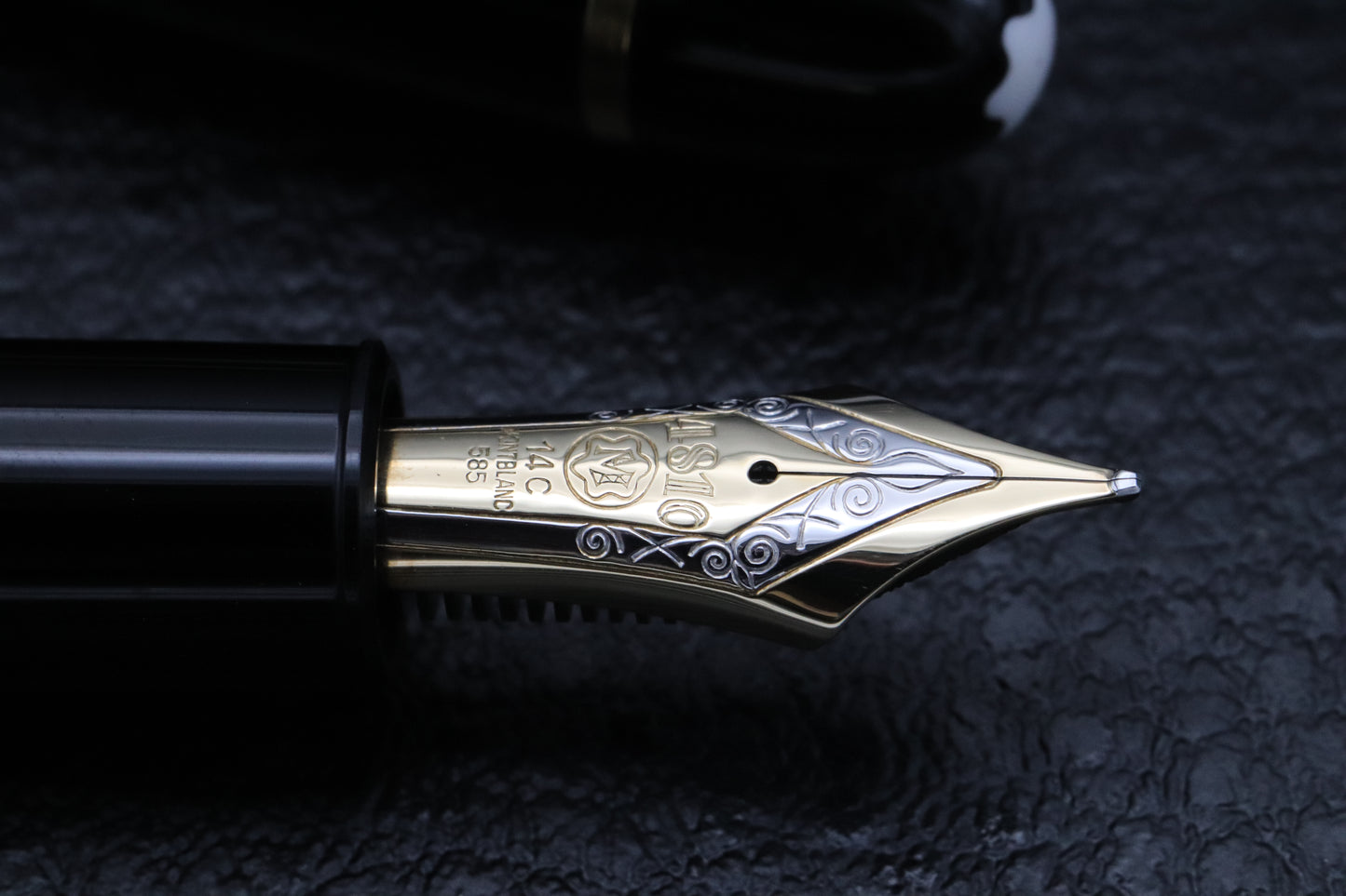 Montblanc Meisterstuck 149 Gold-Coated Fountain Pen - 1969-72 - Broad Nib