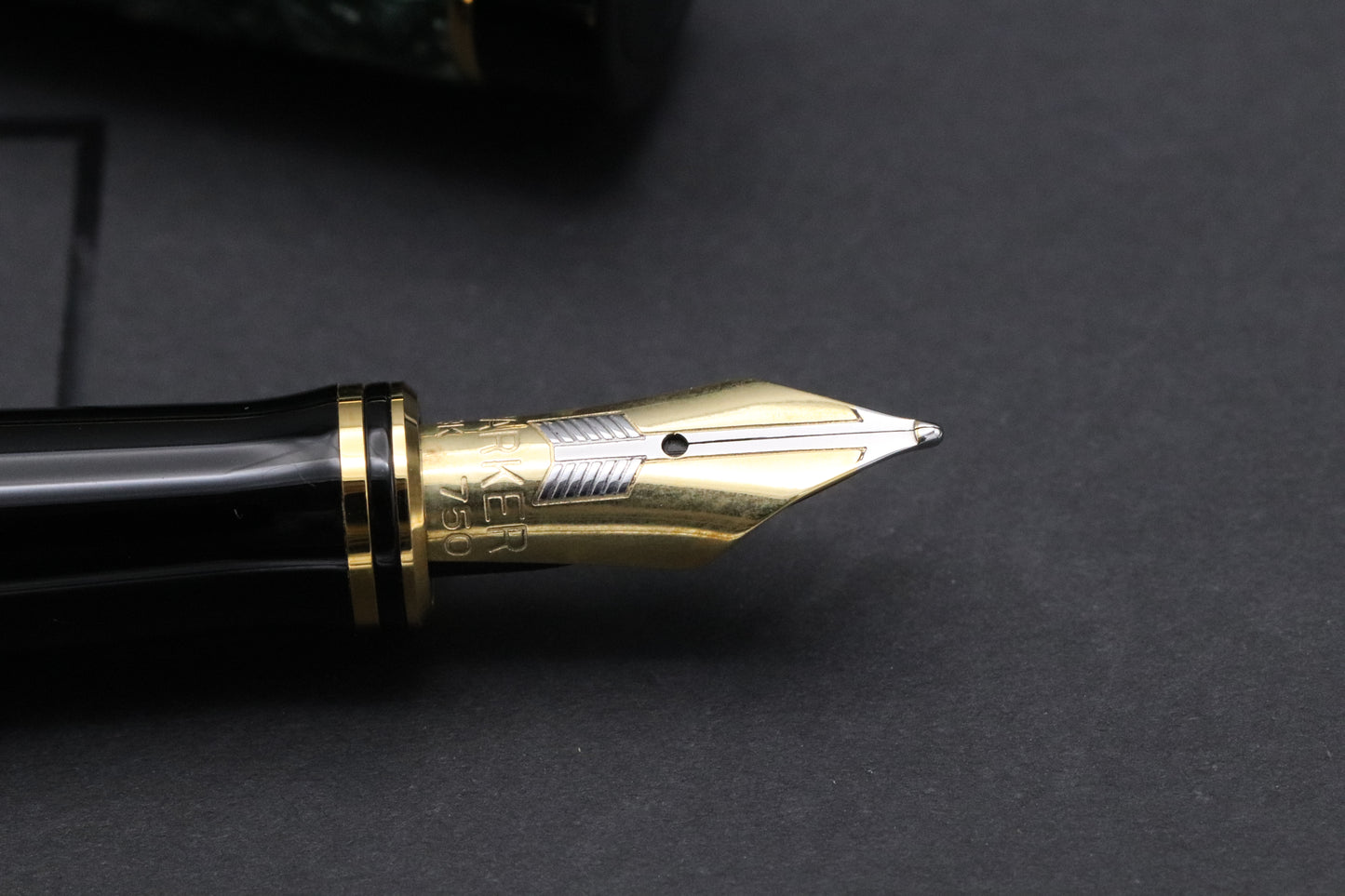 Parker Duofold International MKI Green Marble Fountain Pen - 1992