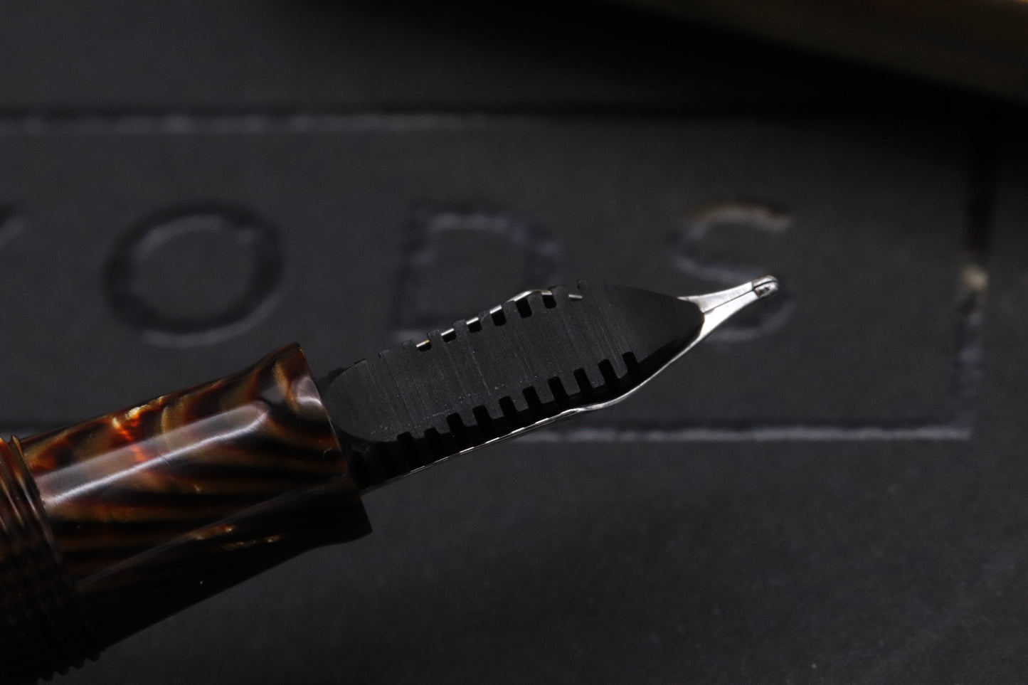 Omas Dama Arco Bronze Preziose Vermeil Cap Fountain Pen