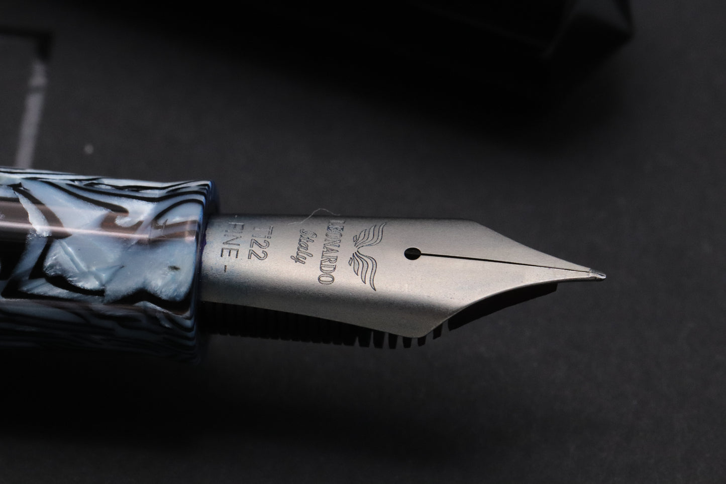 Leonardo MZ La Grande Ibrida Pearl Celluloid Fountain Pen - #8 Ti Bacas CI Nib
