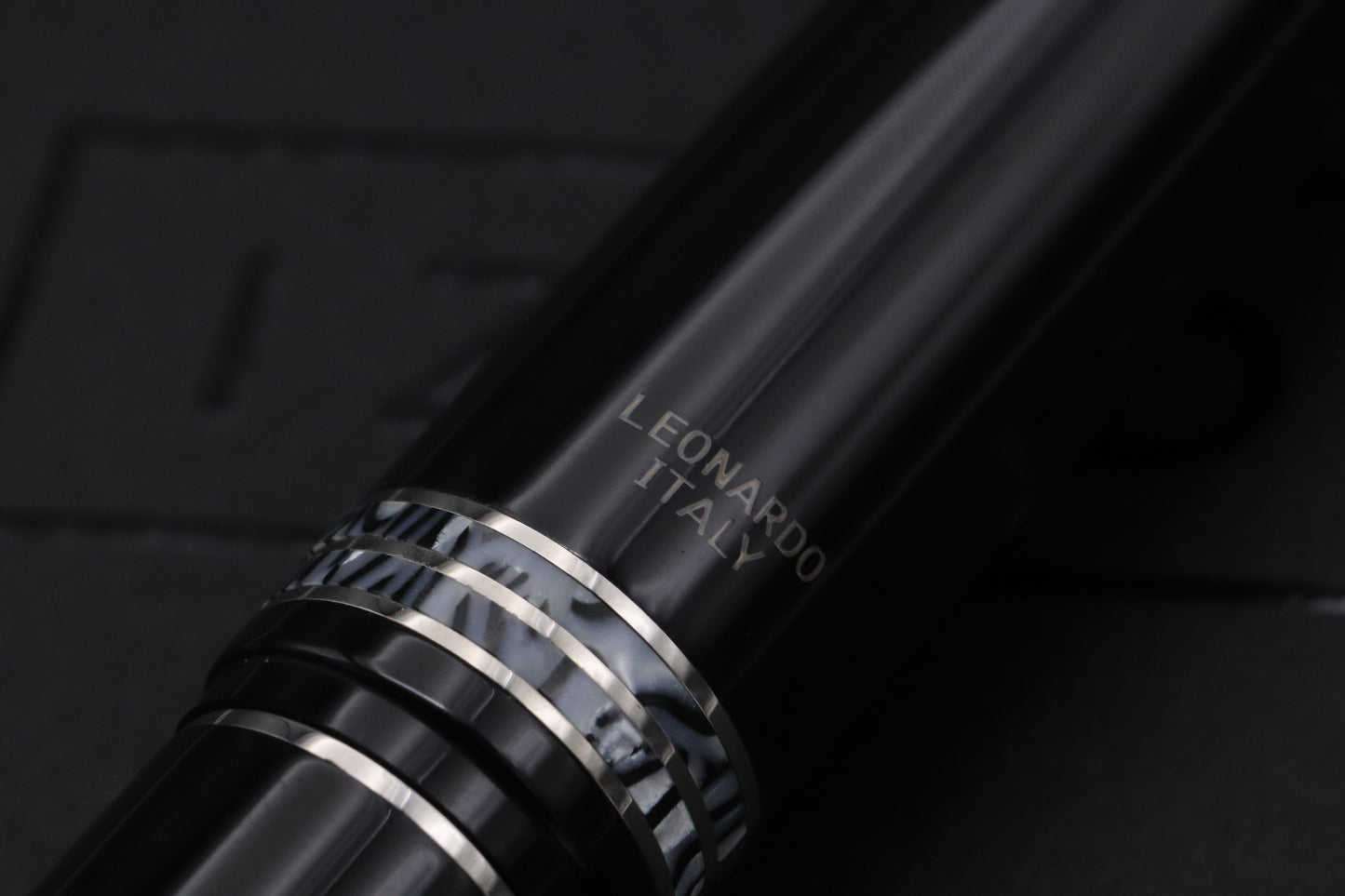 Leonardo MZ La Grande Ibrida Pearl Celluloid Fountain Pen - #8 Ti Bacas CI Nib