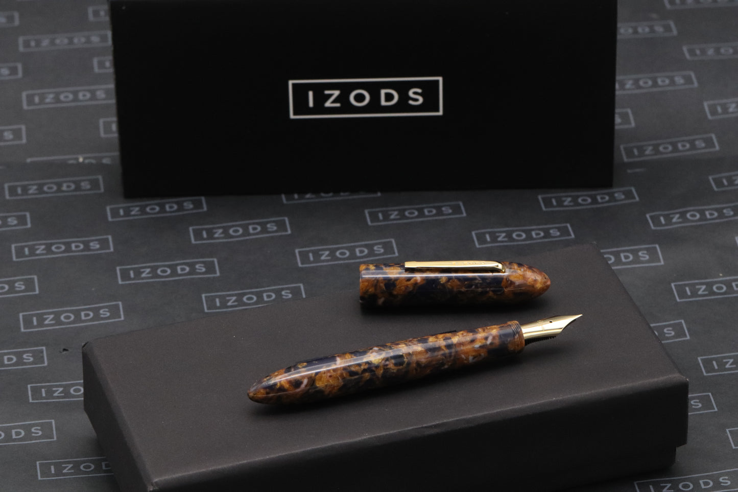 Oldwin Paris Le Classic Blue Saffron Celluloid Fountain Pen - NEVER INKED