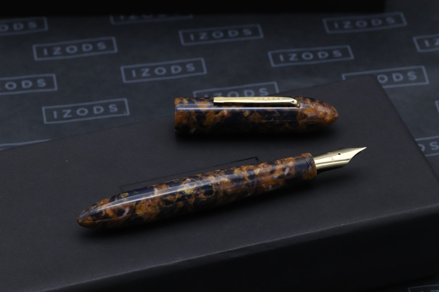 Oldwin Paris Le Classic Blue Saffron Celluloid Fountain Pen - NEVER INKED