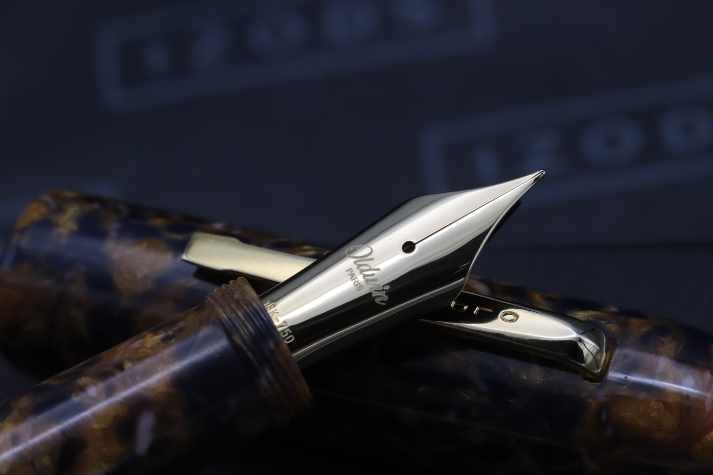 Oldwin Paris Le Classic Blue Saffron Celluloid Fountain Pen - NEVER INKED