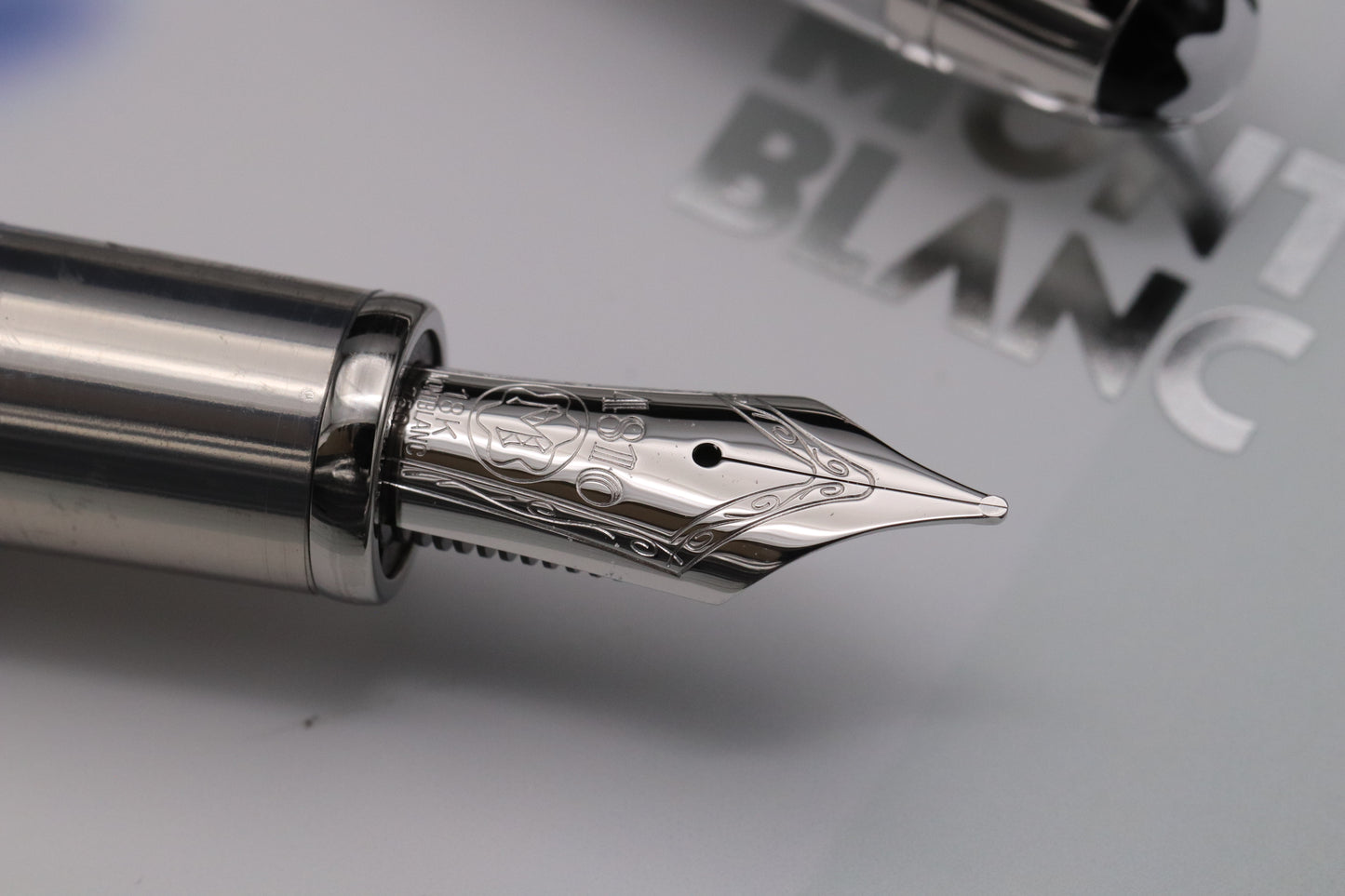 Montblanc Masters for Meisterstuck Meissen White Porcelain Fountain Pen - UNUSED