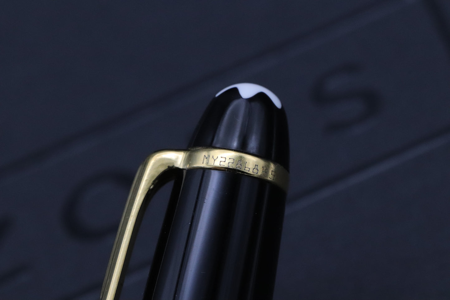 Montblanc Meisterstuck 163 Classique Gold-Coated Rollerball / Fineliner Pen