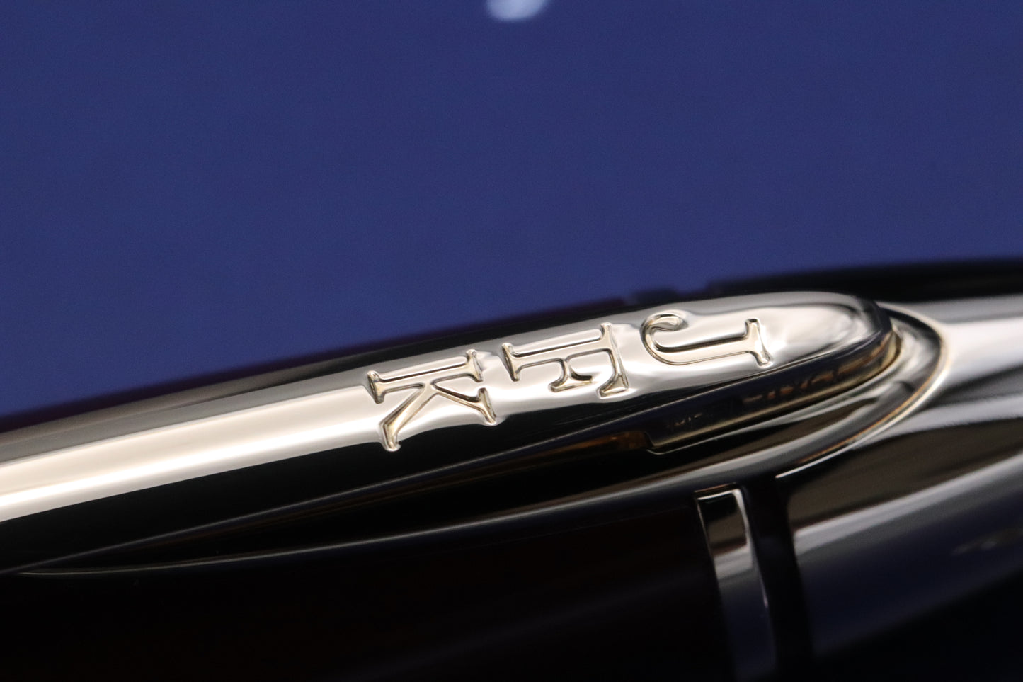 Montblanc Great Characters JFK Burgundy Fountain Pen - UNUSED - Fine Nib