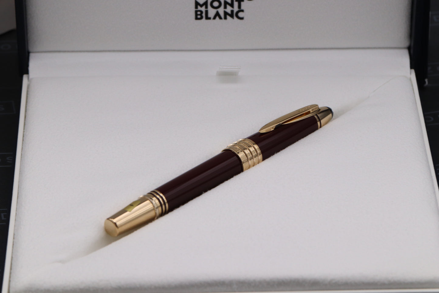 Montblanc Great Characters JFK Burgundy Fountain Pen - UNUSED - Fine Nib