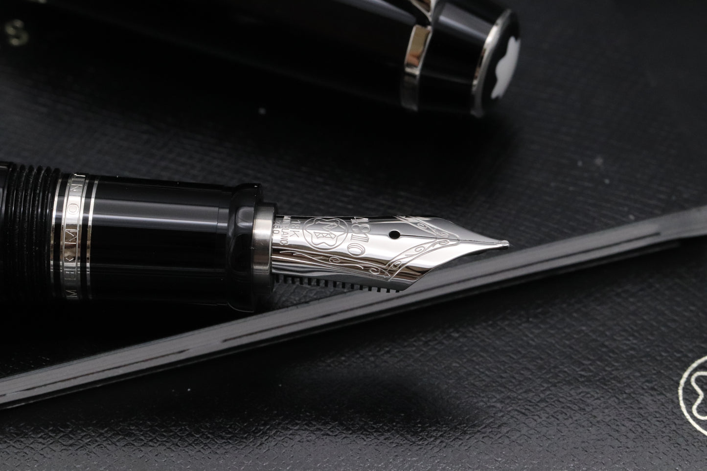 Montblanc Boheme XL Platinum Line No Stone Fountain Pen - Fine Nib