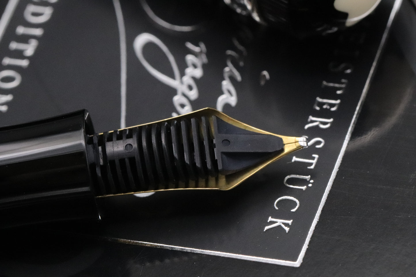 Montblanc Writers Edition Imperial Dragon Fountain Pen - DIPPED - Broad Nib