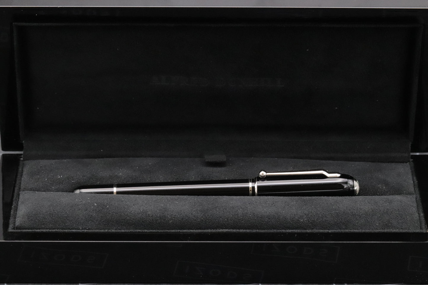 Dunhill Sidecar Black LE50 Diamond Fountain Pen