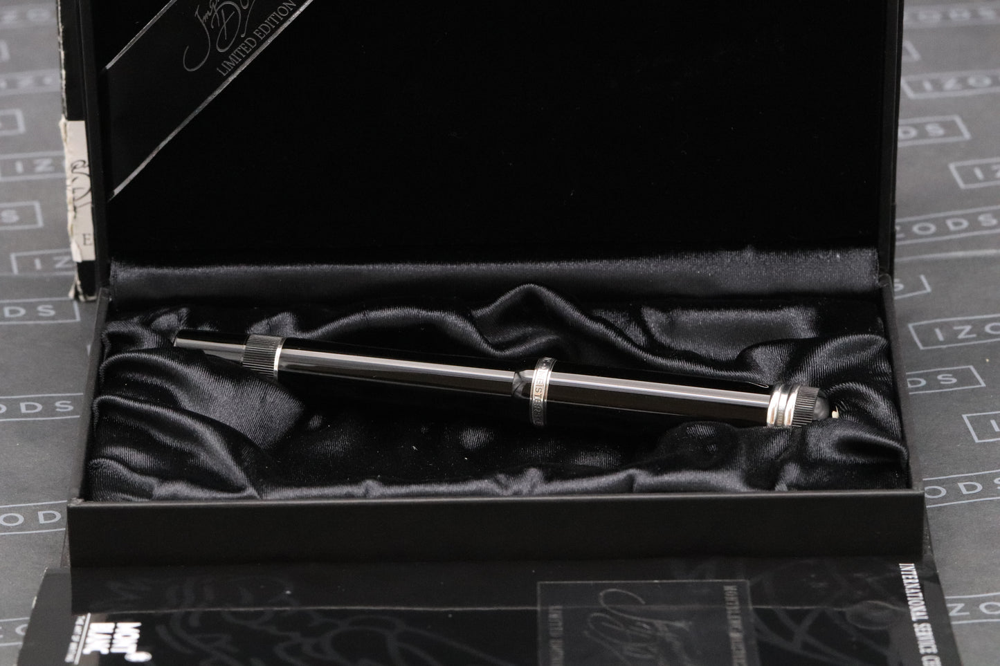 Montblanc Writers Edition Imperial Dragon Fountain Pen - DIPPED - Broad Nib