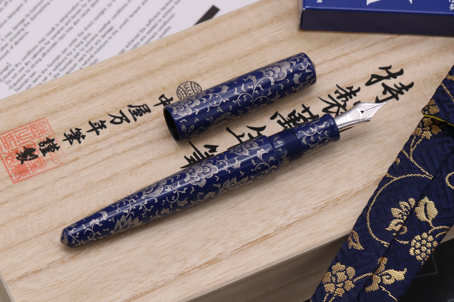 Nakaya Naka-ai Chinkin Housoge Kikyo & Platinum Fountain Pen