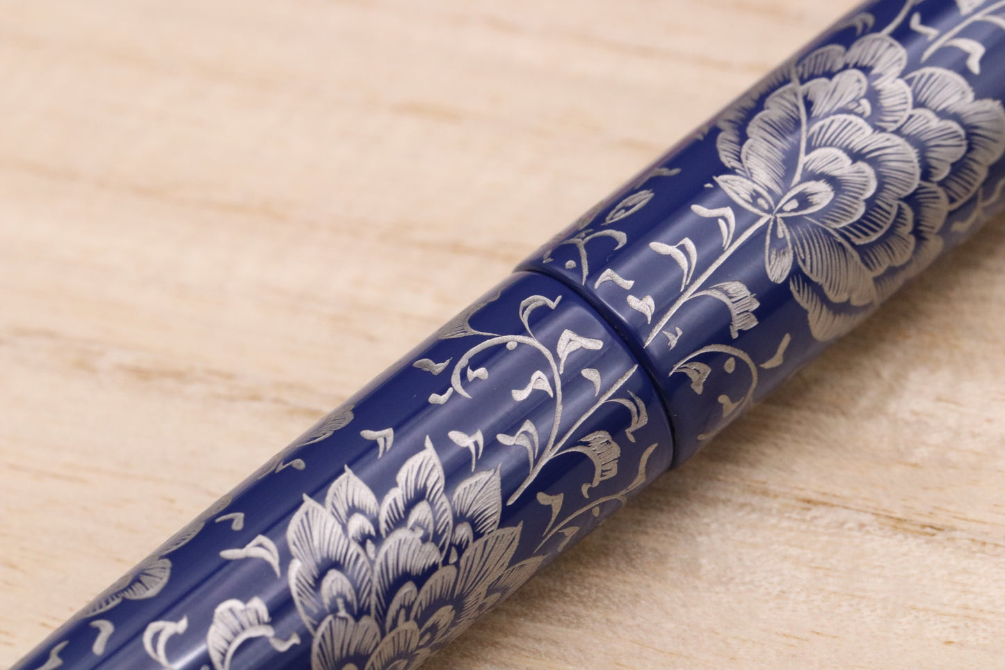 Nakaya Naka-ai Chinkin Housoge Kikyo & Platinum Fountain Pen