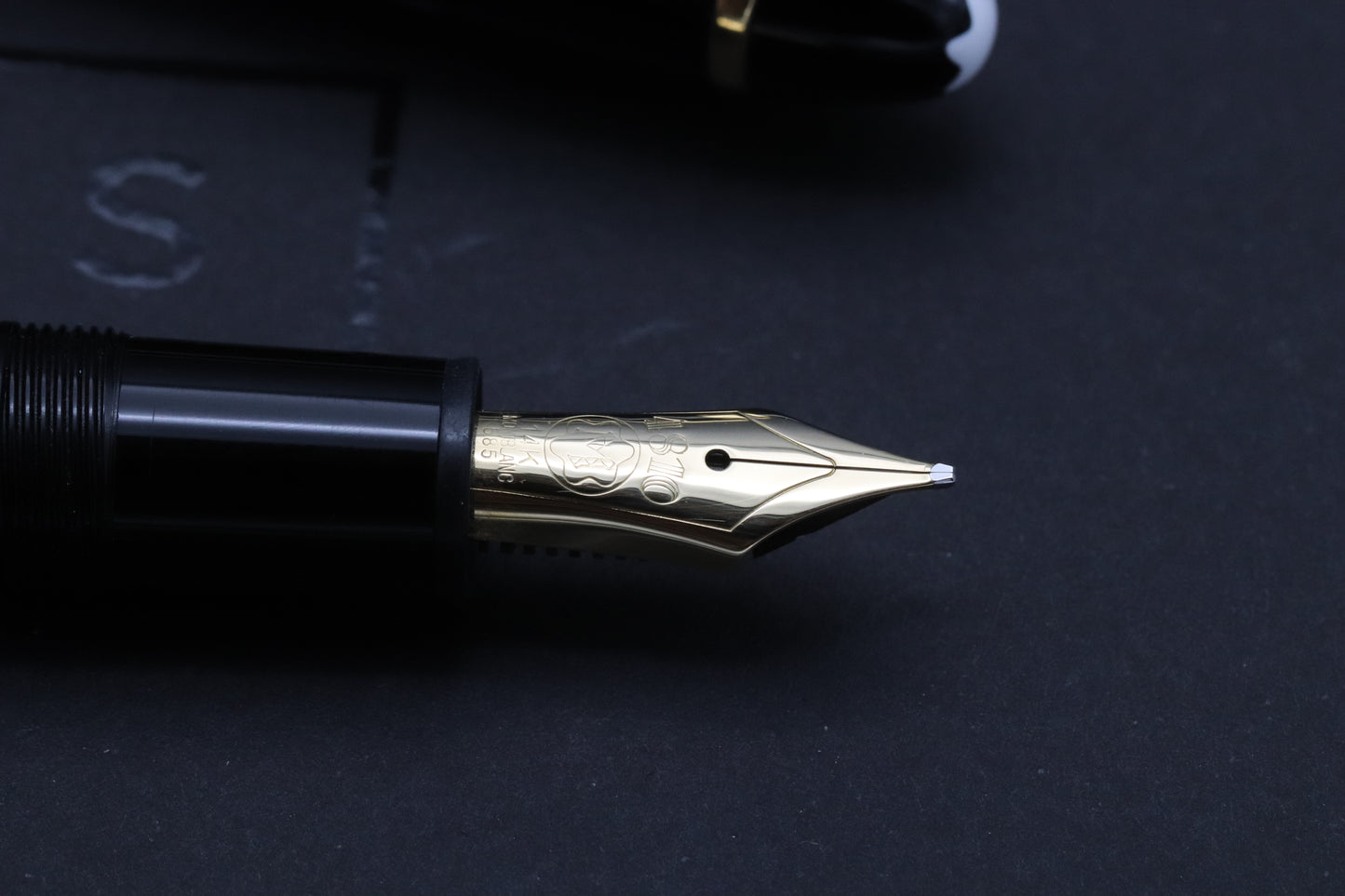 Montblanc Meisterstuck 146 LeGrand Gold Coated Fountain Pen - B Monotone Nib