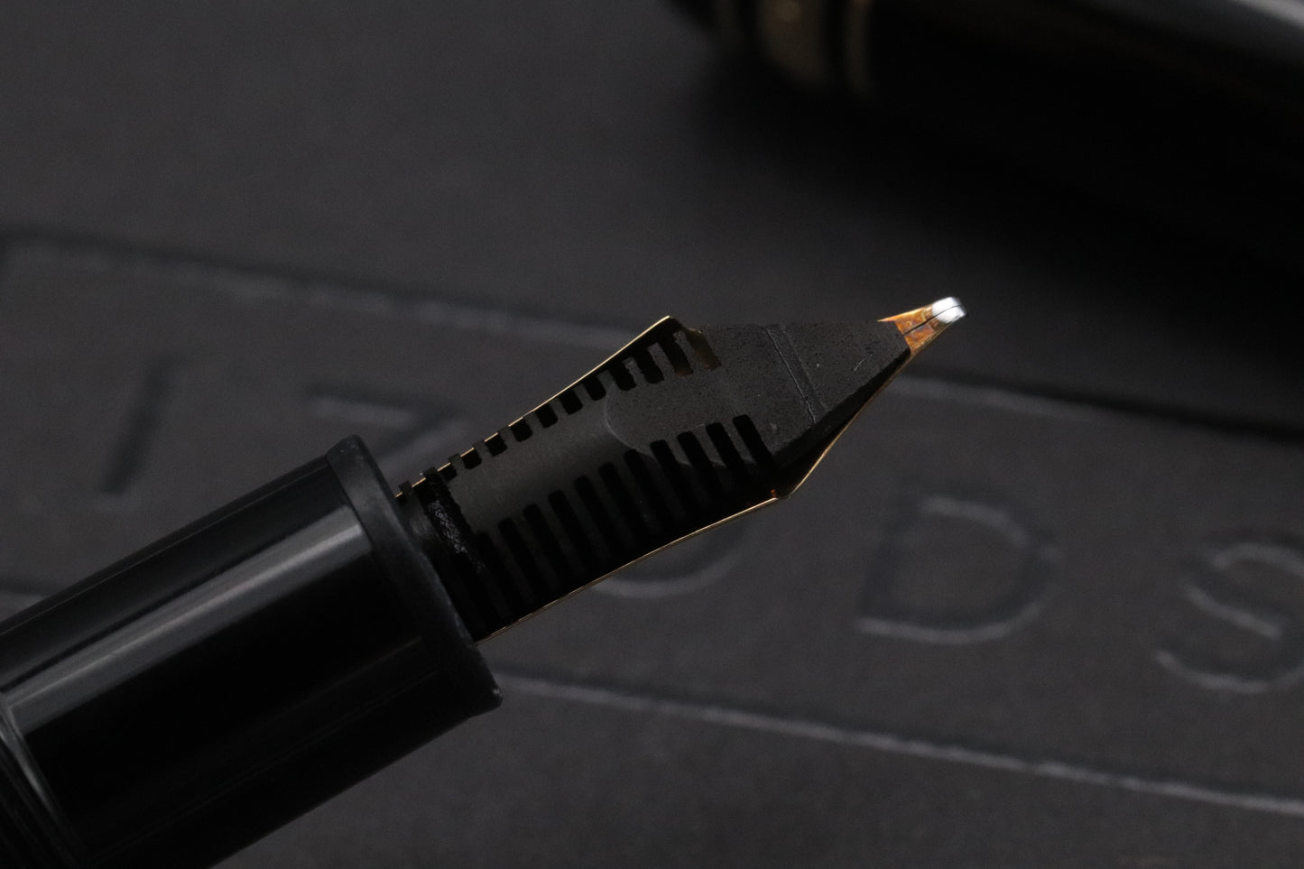 Montblanc Meisterstuck 146 LeGrand Gold Coated Fountain Pen - B Monotone Nib