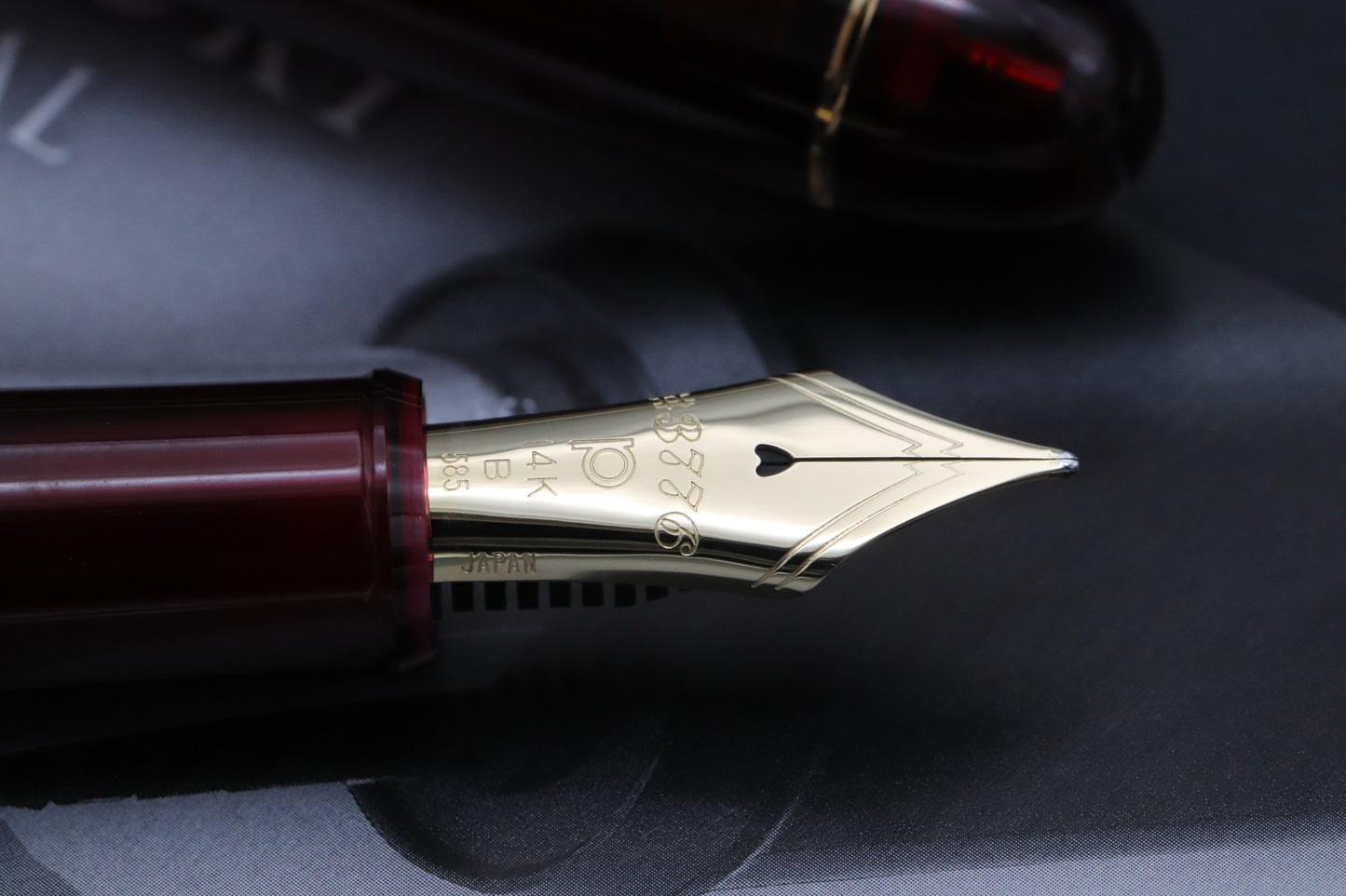 Platinum 3776 Bourgogne Red GT Fountain Pen - B Nib - UNUSED