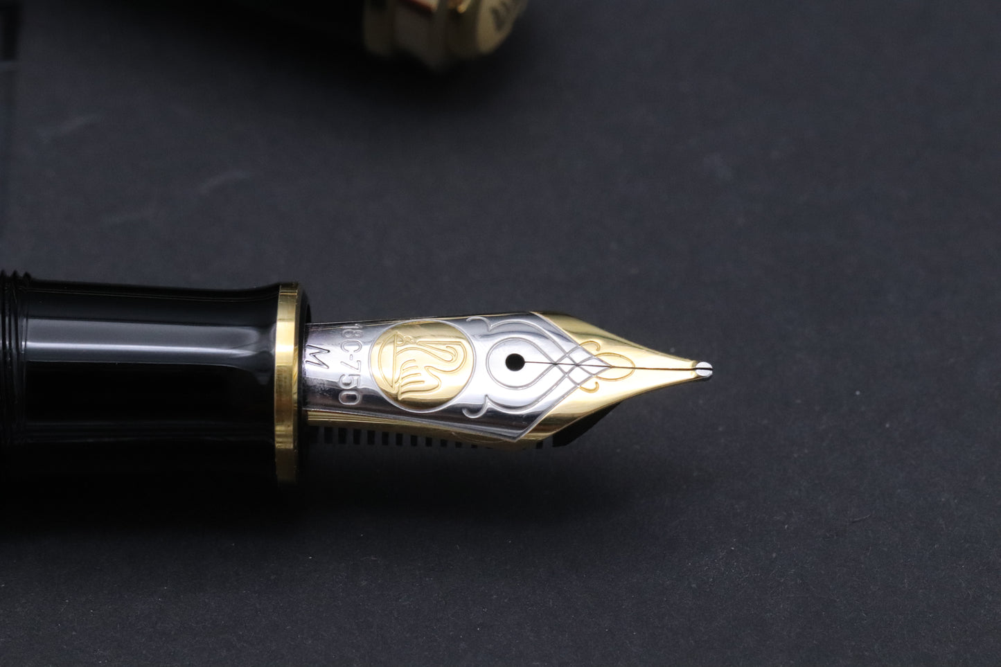 Pelikan Souveran M800 Red Black Fountain Pen - Transparent Barrel