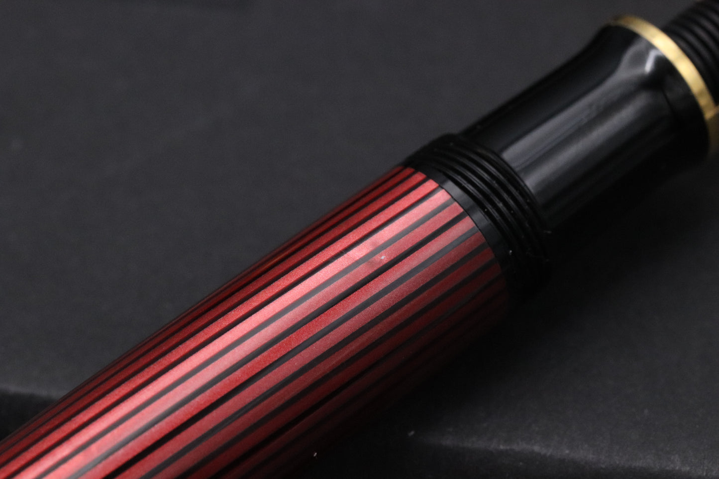 Pelikan Souveran M800 Red Black Fountain Pen - Transparent Barrel