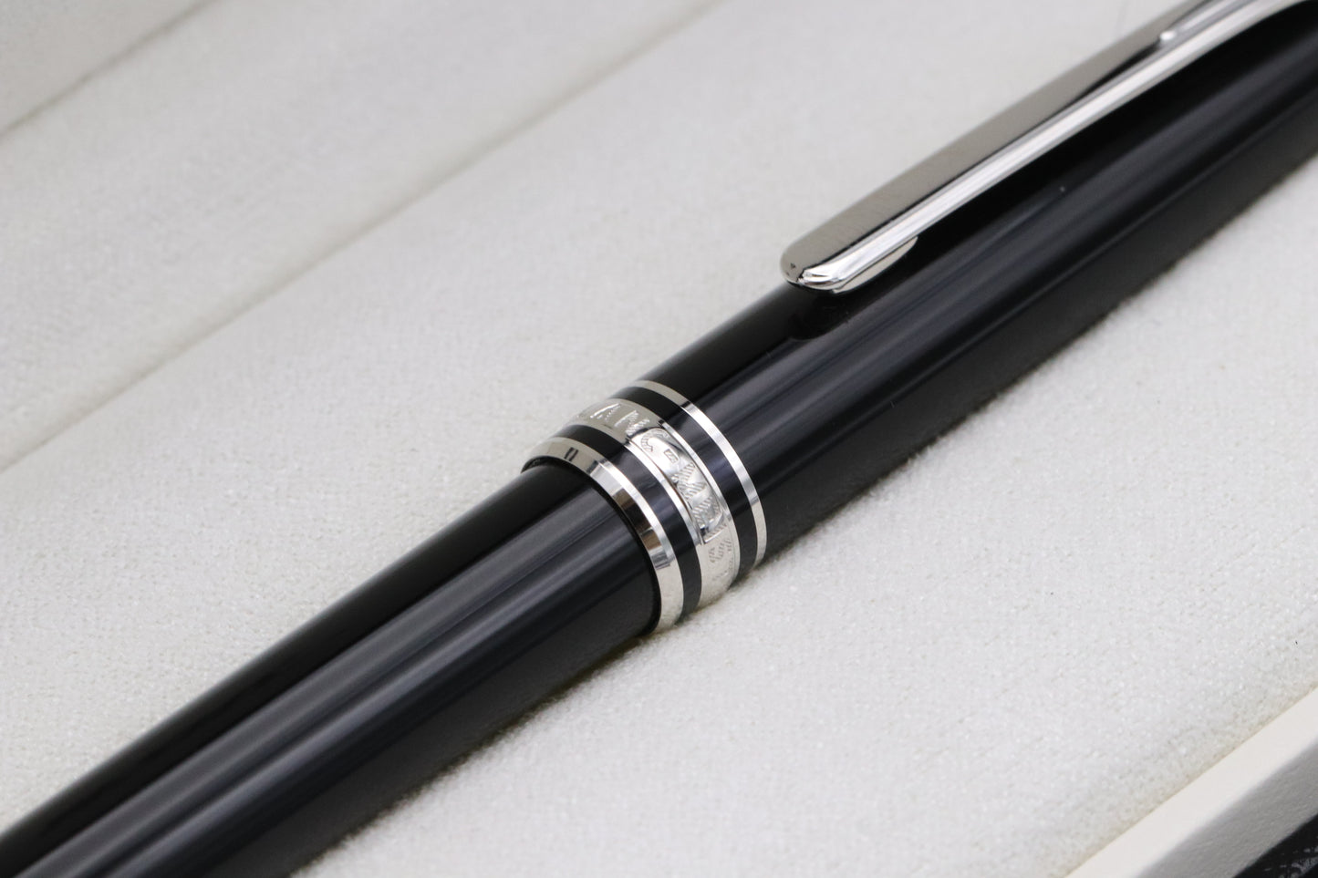 Montblanc Meisterstück 164 Classique Platinum-Coated Ballpoint Pen