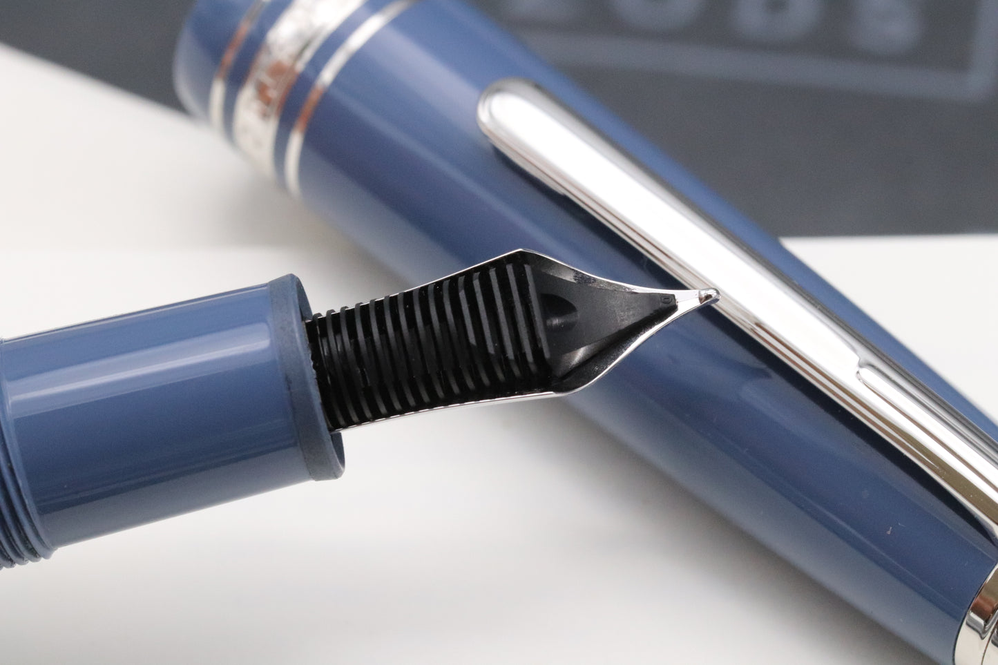 Montblanc Meisterstuck 146 LeGrand Glacier Fountain Pen