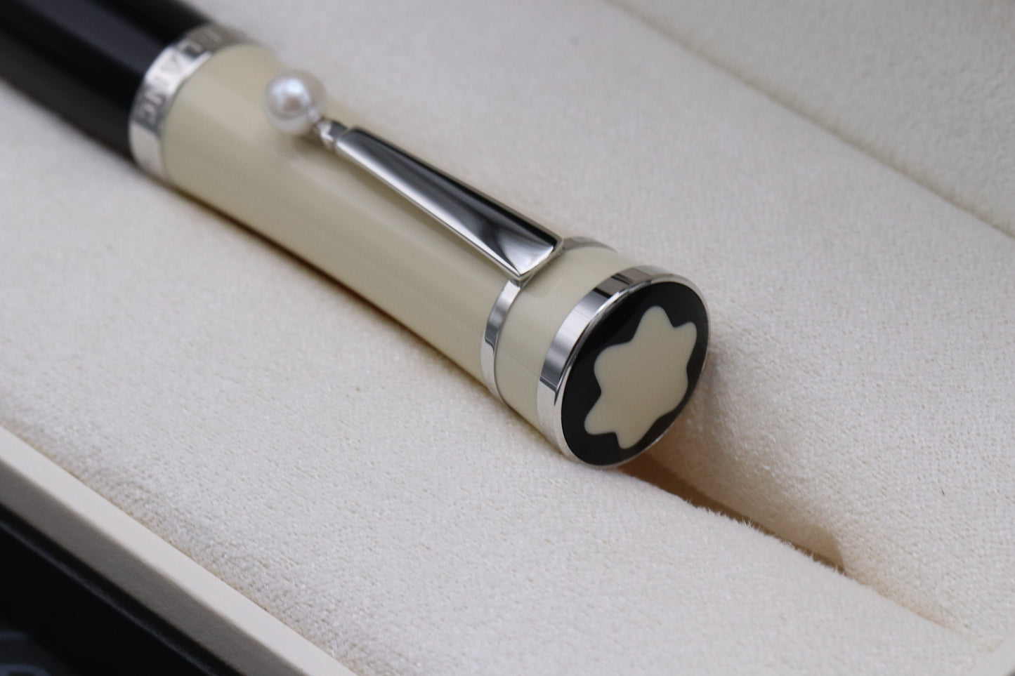 Montblanc Muses Greta Garbo Special Edition Fountain Pen