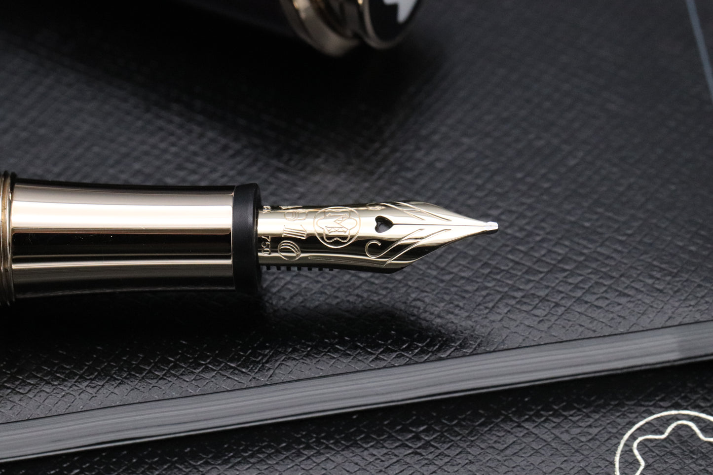 Montblanc Princesse Grace de Monaco Purple Fountain Pen - NEVER INKED