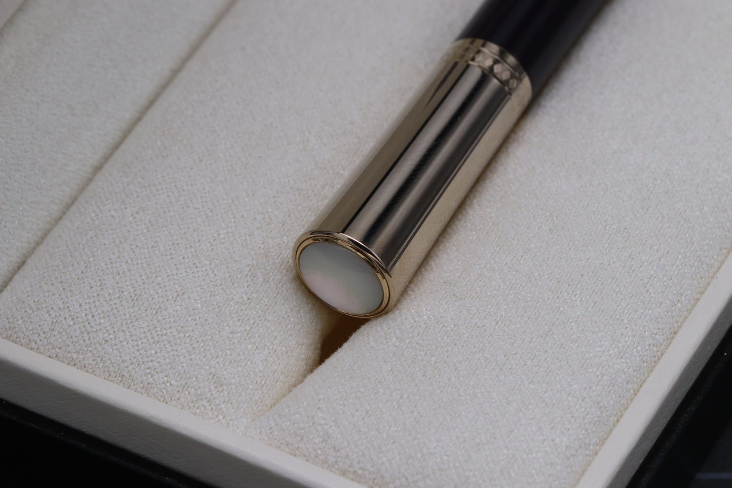 Montblanc Princesse Grace de Monaco Purple Fountain Pen - NEVER INKED