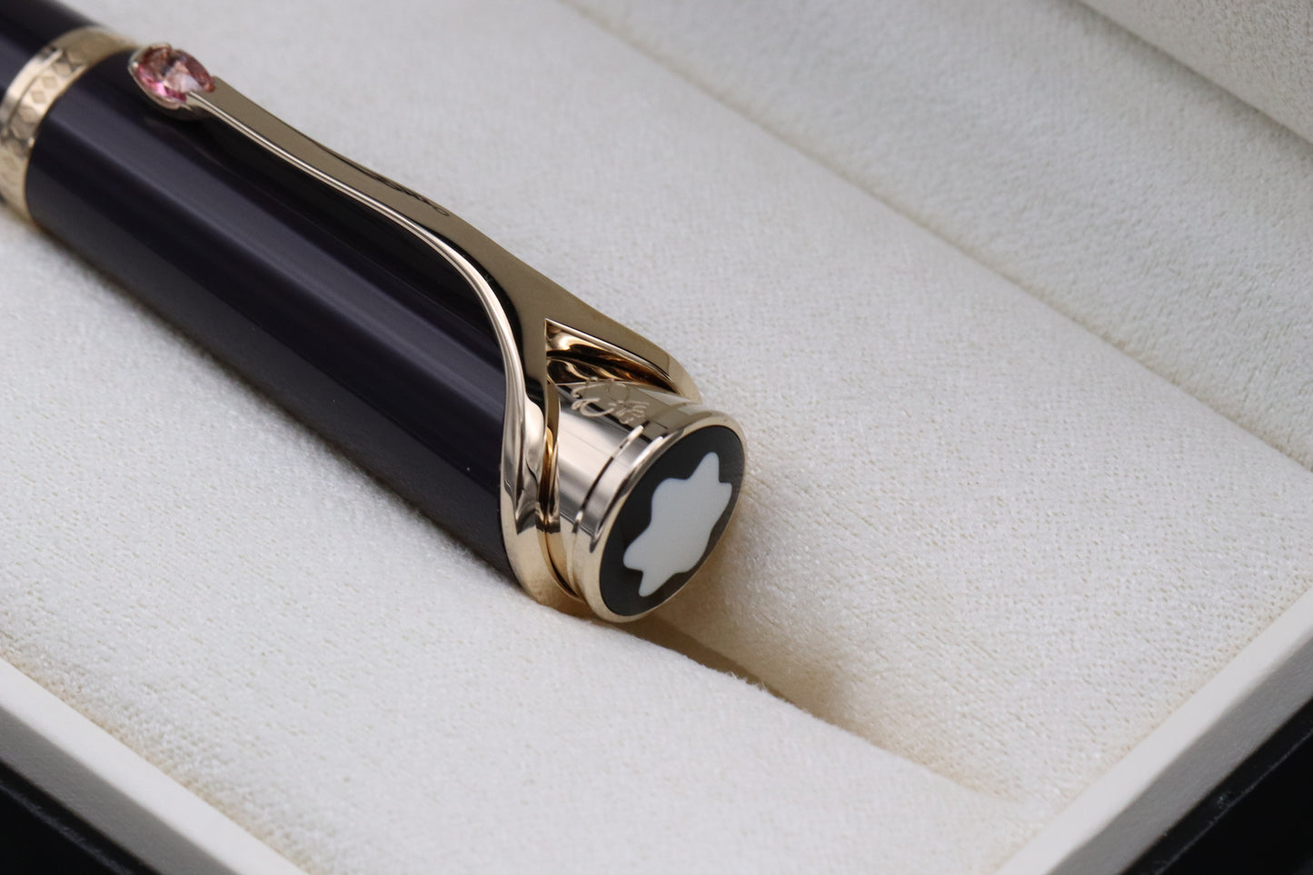 Montblanc Princesse Grace de Monaco Purple Fountain Pen - NEVER INKED