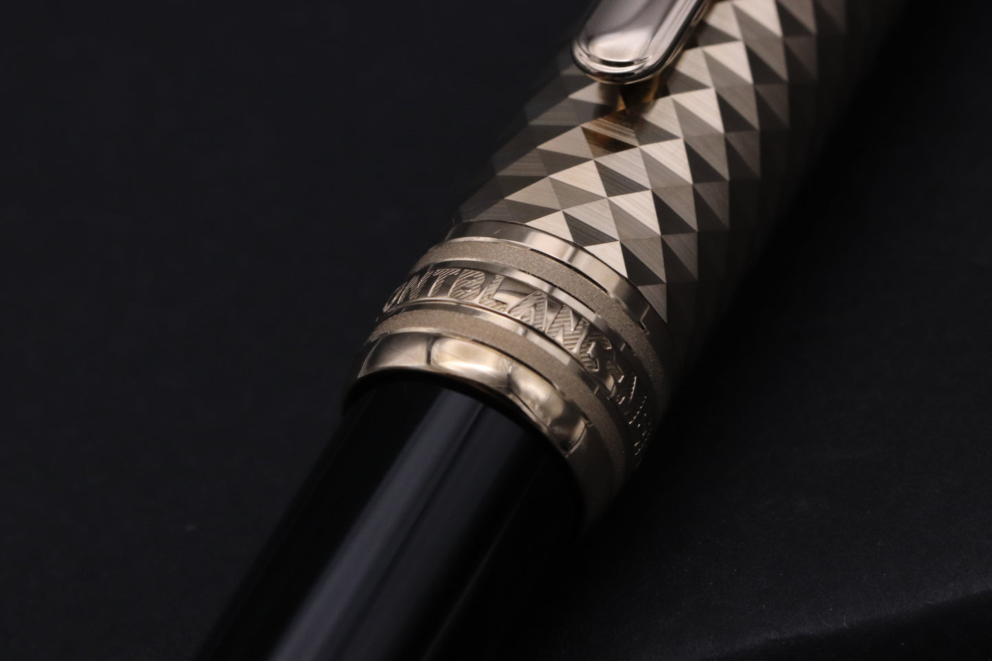 Montblanc Meisterstuck Classique Geometric Dimension Doue Rollerball Pen