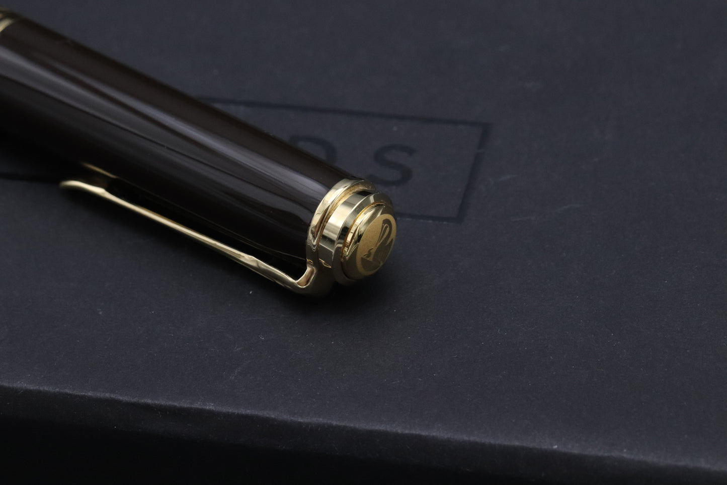 Pelikan Souveran M800 Brown Black Special Edition Fountain Pen - EF Nib