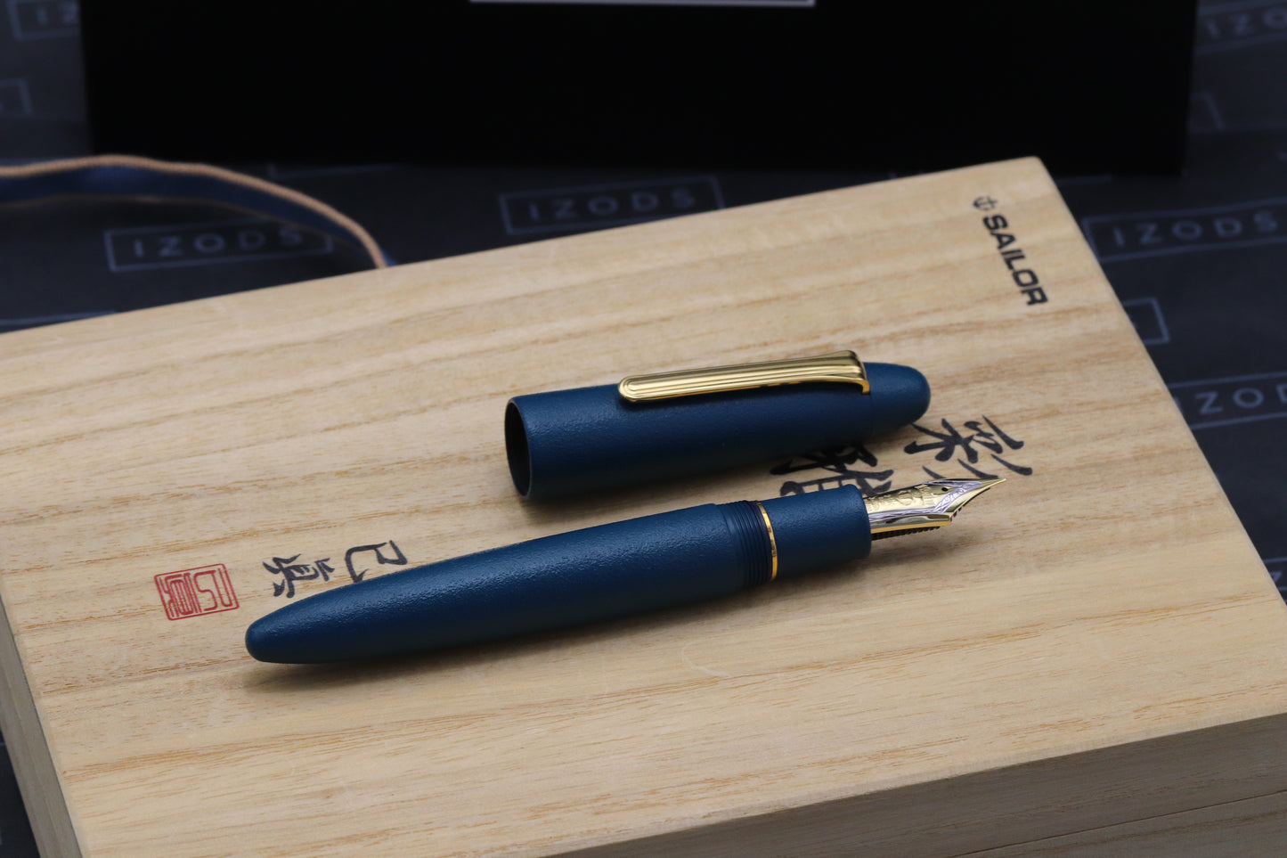Sailor King of Pen Iro-Miyabi Urushi Fukaai Blue Fountain Pen
