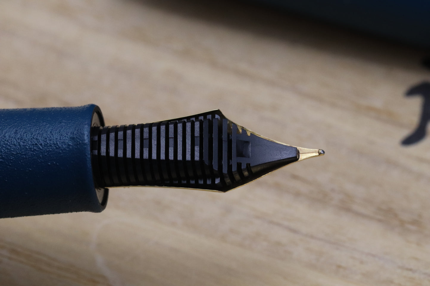 Sailor King of Pen Iro-Miyabi Urushi Fukaai Blue Fountain Pen