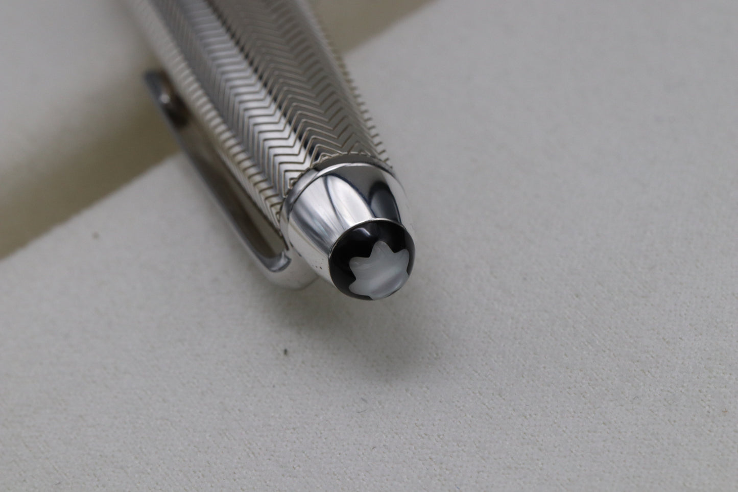 Montblanc Meisterstuck 146 LeGrand Silver Barley Diamond Fountain Pen - UNUSED