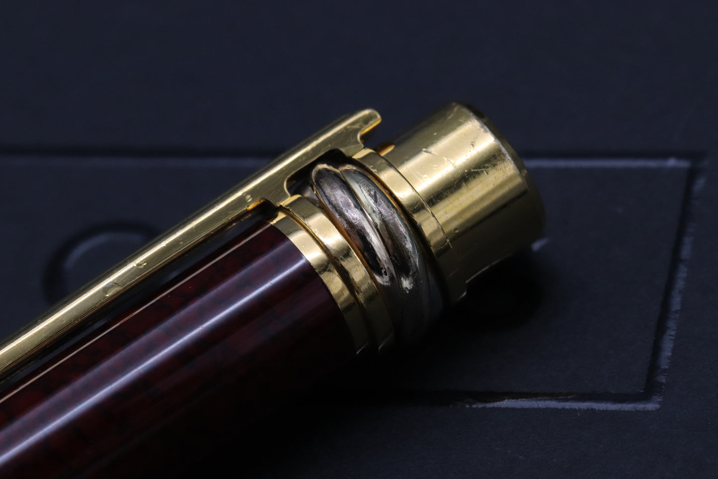 Cartier Must de Cartier Red Black Marble Lacquer Fountain Pen