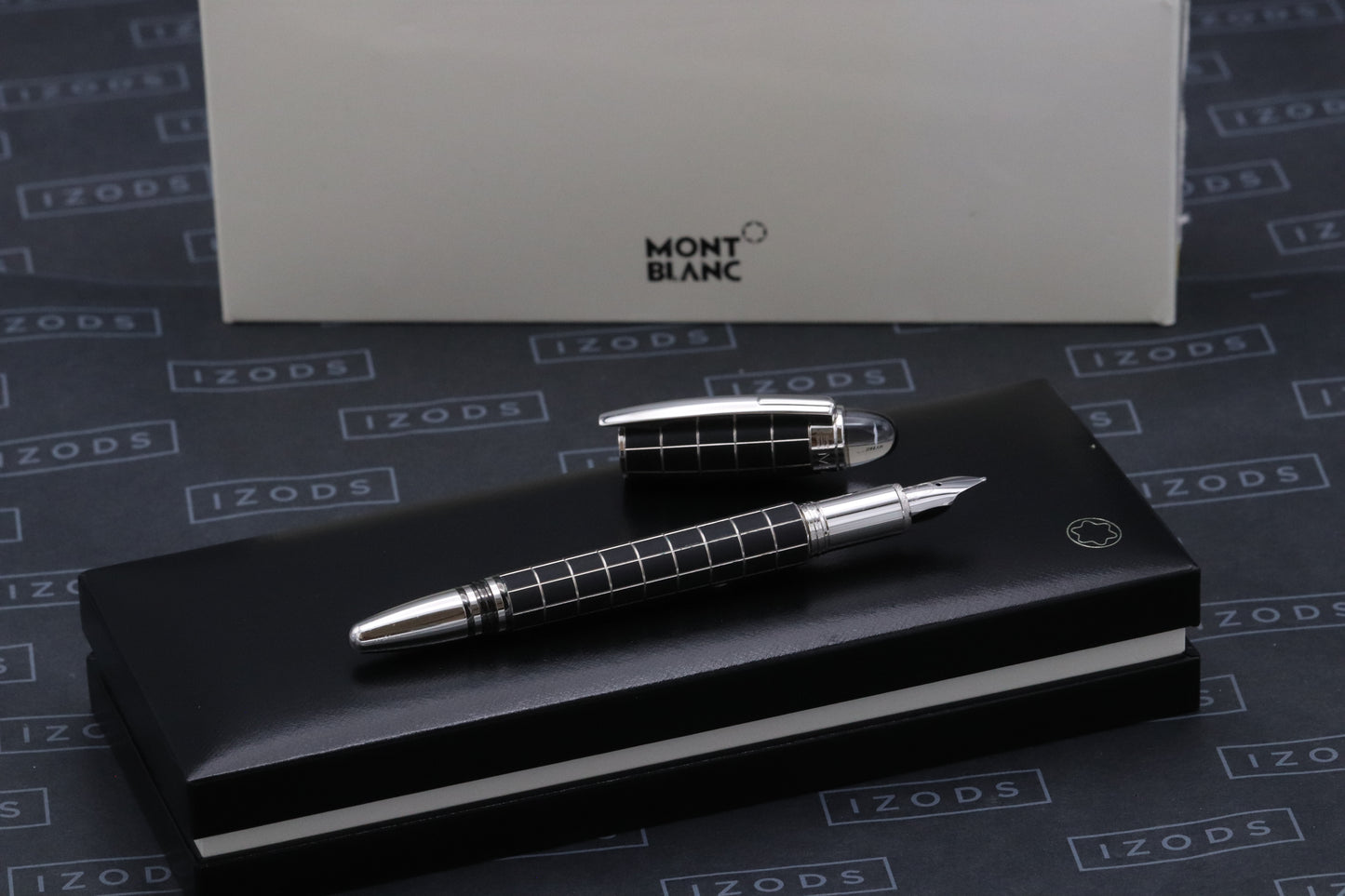 Montblanc Starwalker Rubber Platinum Fountain Pen