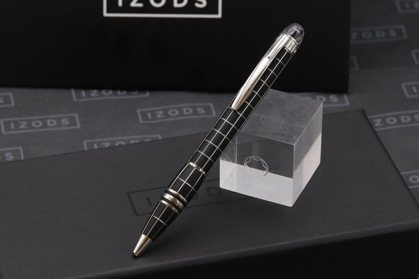Montblanc Starwalker Rubber Platinum Ballpoint Pen