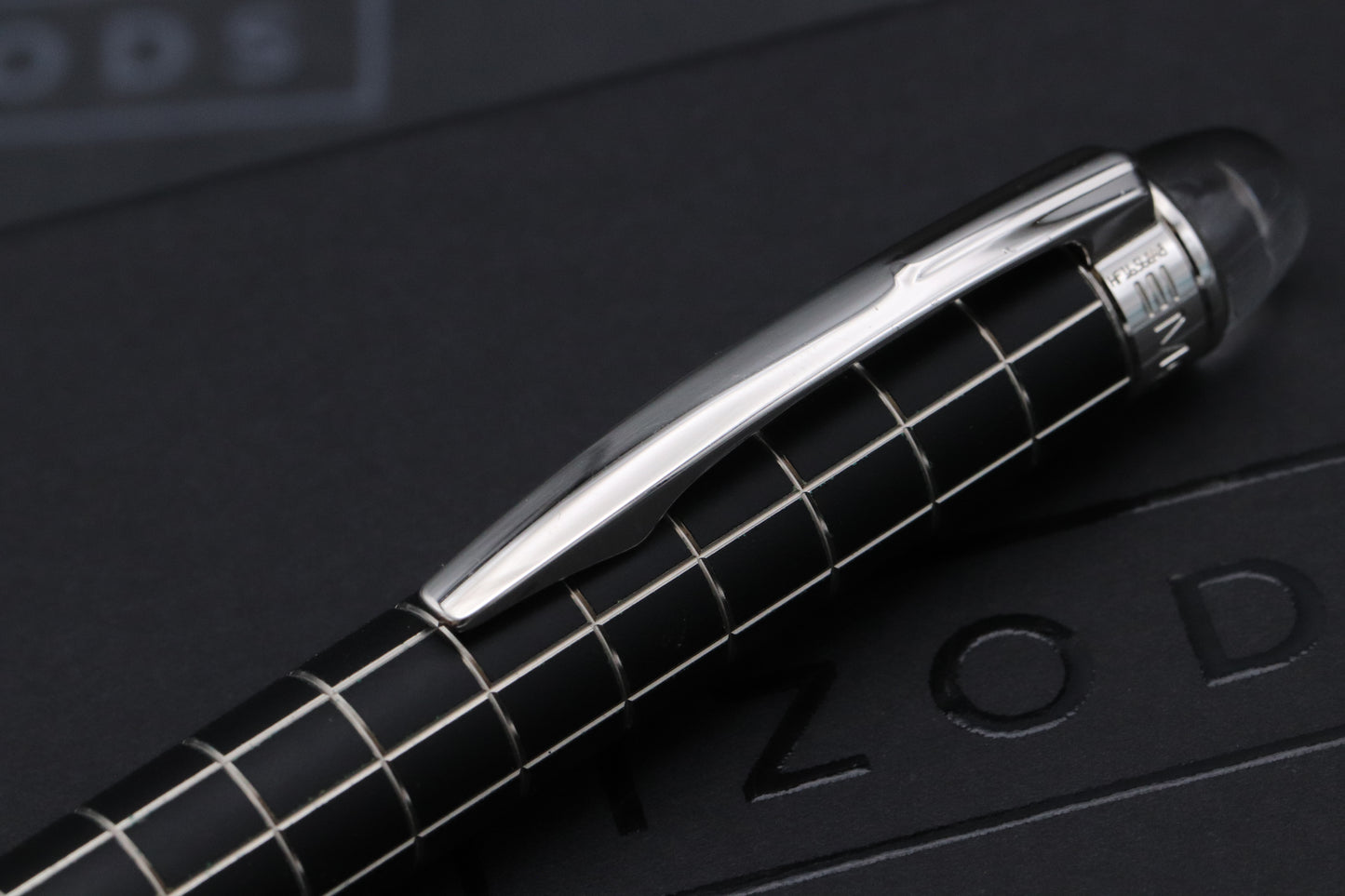 Montblanc Starwalker Rubber Platinum Ballpoint Pen