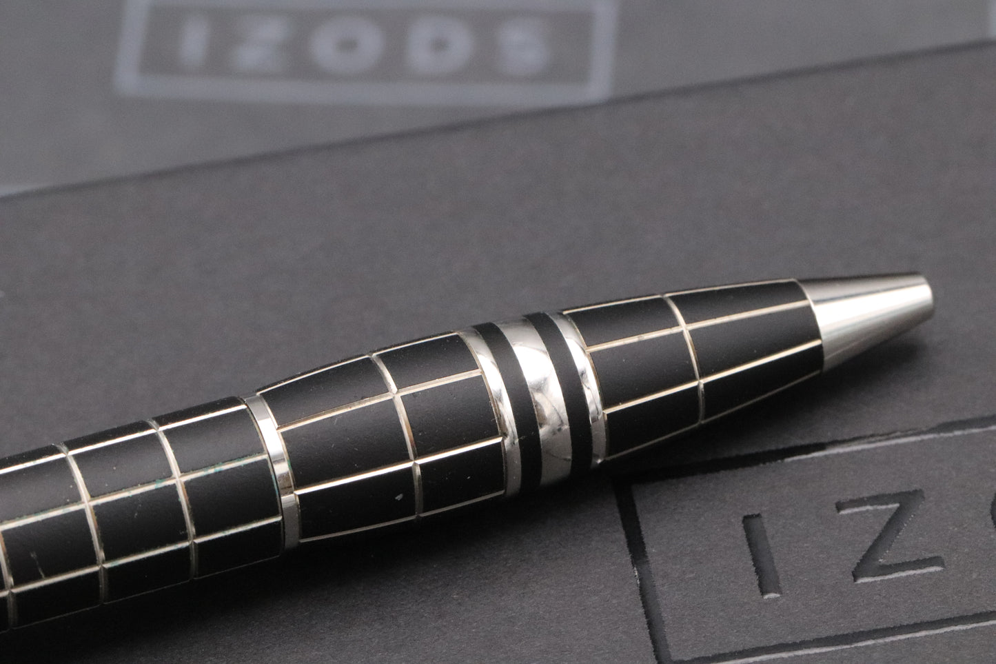 Montblanc Starwalker Rubber Platinum Ballpoint Pen