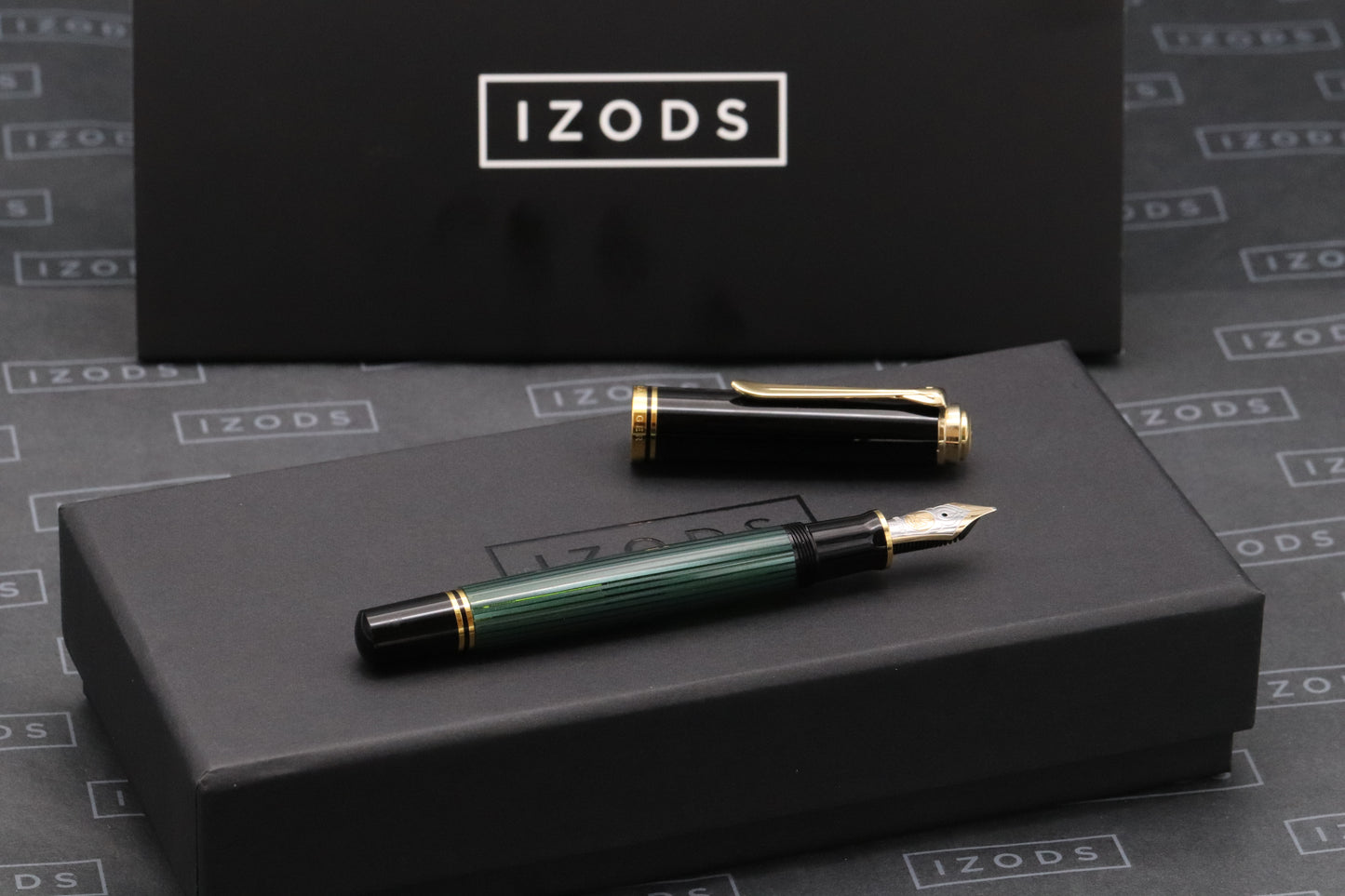 Pelikan Souveran M800 Green Black Fountain Pen - Broad Nib - Transparent Barrel