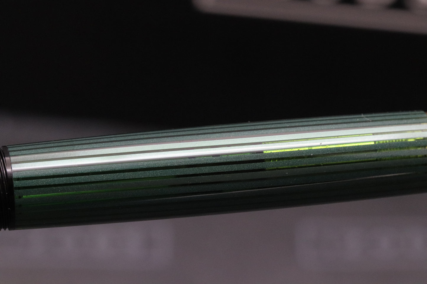 Pelikan Souveran M800 Green Black Fountain Pen - Broad Nib - Transparent Barrel
