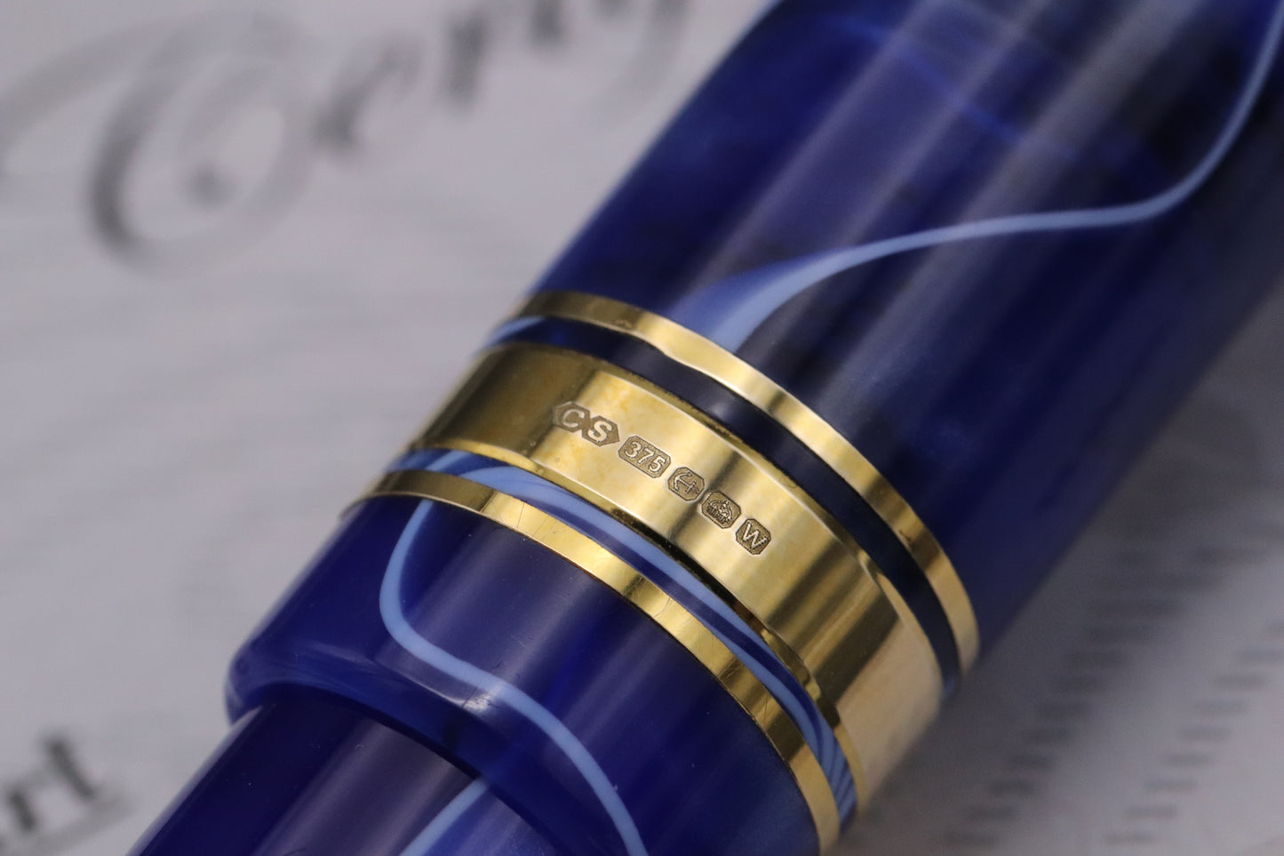 Conway Stewart Belliver White Whirl Fountain Pen - IB Nib