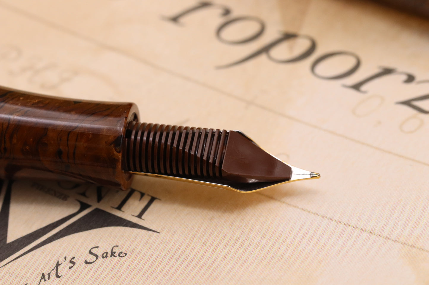 Visconti Divina Proporzione Burlwood Celluloid Solid Gold Fountain Pen - UNUSED