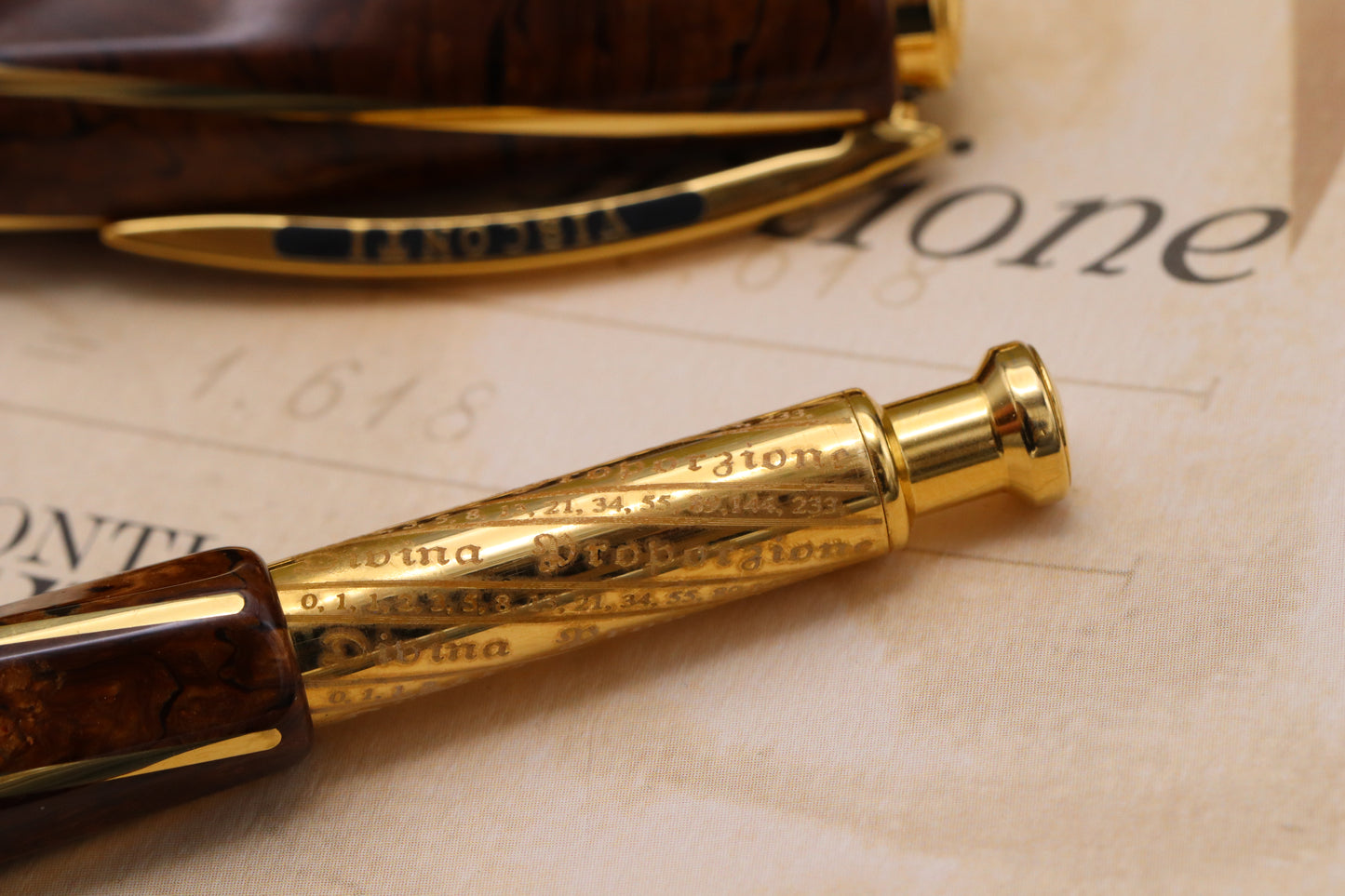 Visconti Divina Proporzione Burlwood Celluloid Solid Gold Fountain Pen - UNUSED