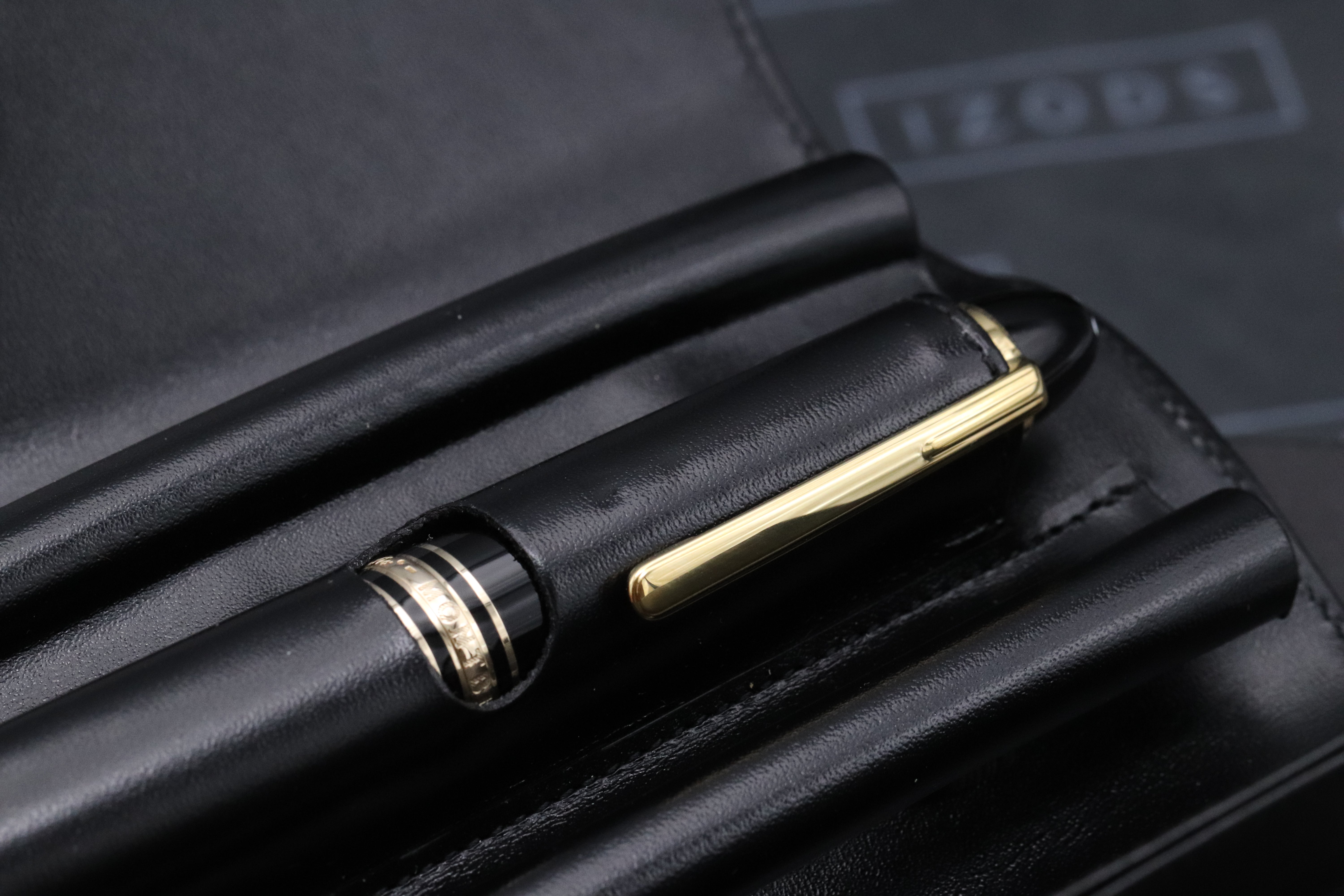 Montblanc Meisterstuck 147 Traveller Gold Coated Fountain Pen with