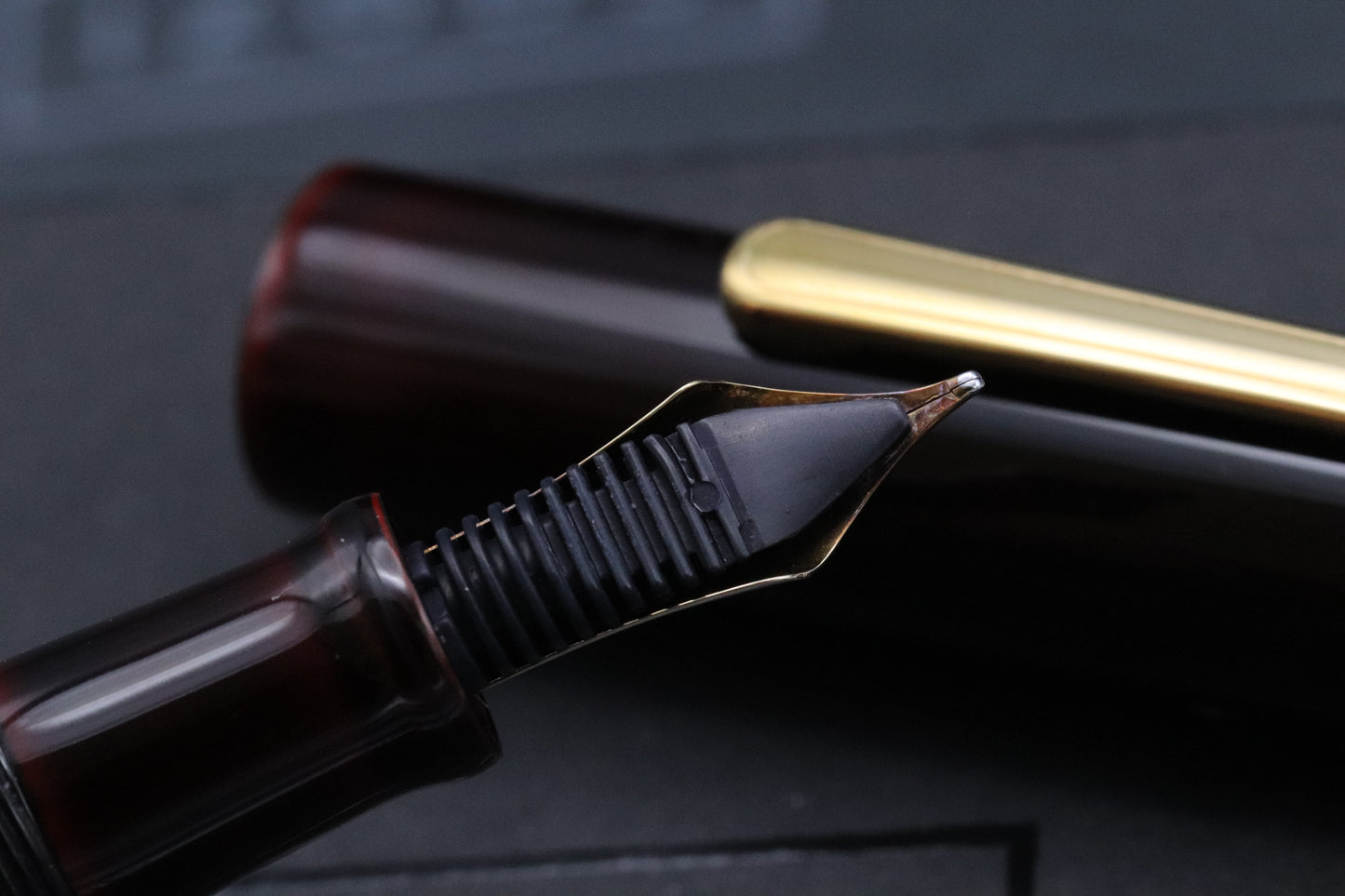 Nakaya Portable Cigar Aka-Tamenuri Fountain Pen - Broad 'Nakata' Nib