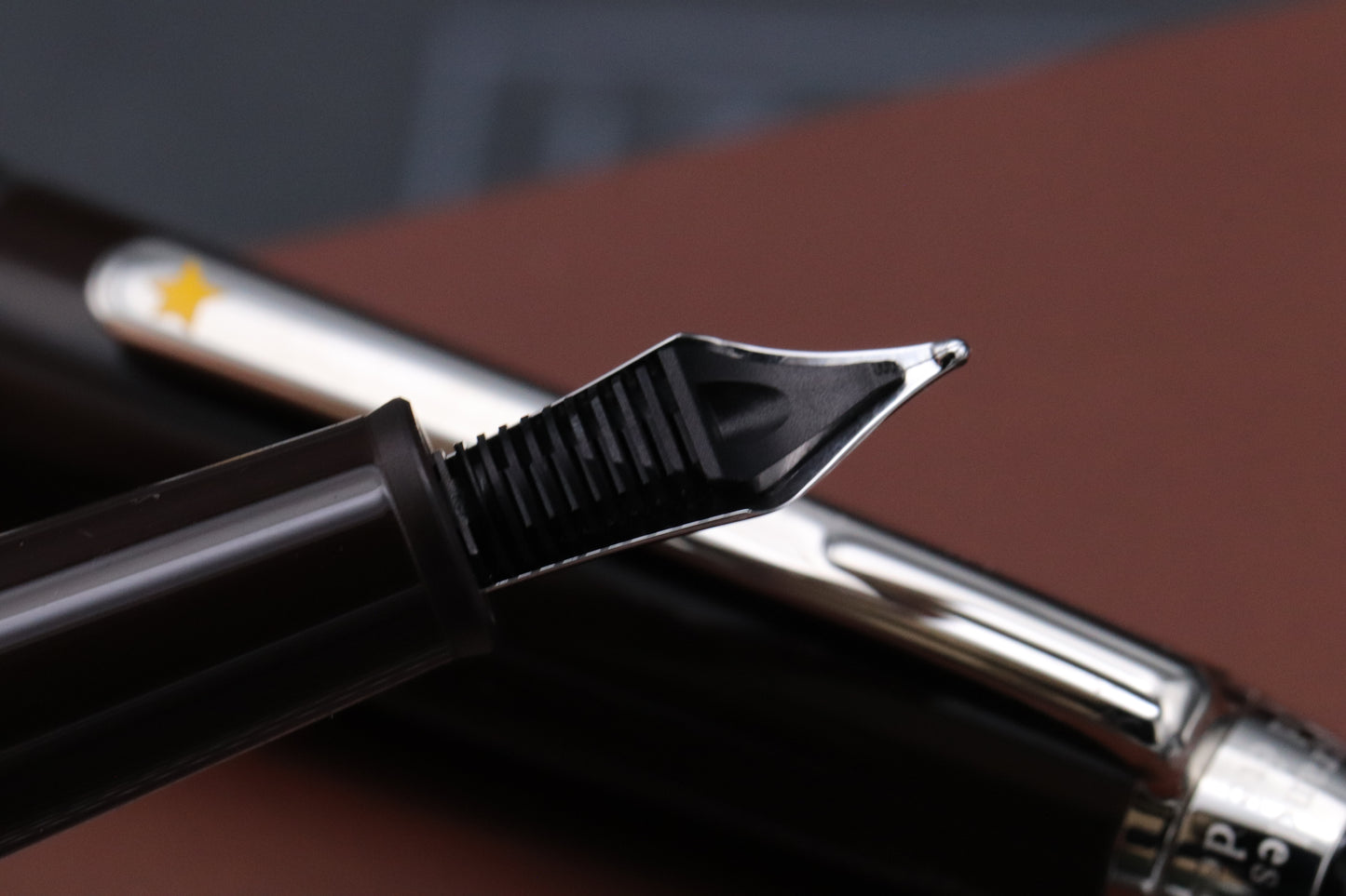 Montblanc Meisterstuck Classique Le Petit Prince Aviator Fountain Pen - Rare Factory Error Upside Down Cap Ring