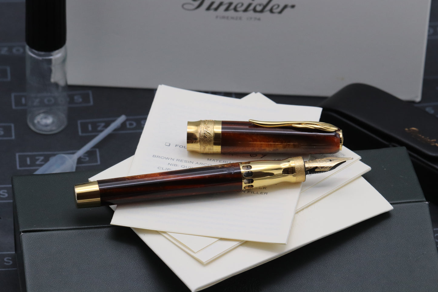 Pineider La Grande Bellezza Arco Oak LE88 Gold Trim Fountain Pen