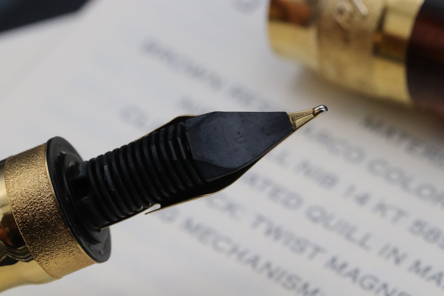 Pineider La Grande Bellezza Arco Oak LE88 Gold Trim Fountain Pen